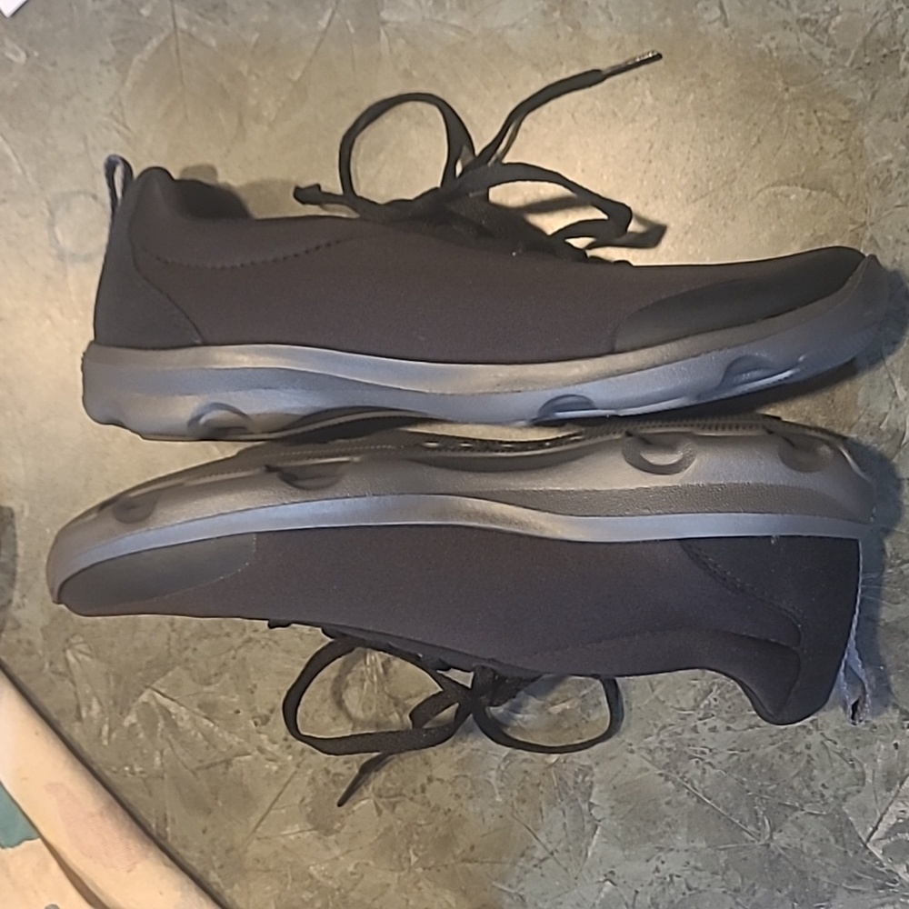 Womens Crocs Sneakers 9 - Picture 3 of 8
